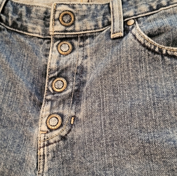 Tommy Hilfiger Women's 4-Snap Closure Blue Jeans, Size 8, IMO Run Big, EUC - Picture 2 of 6